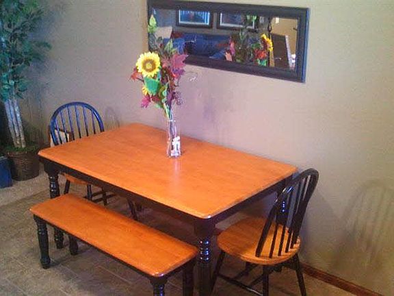 3rd image of 909 S Joseph Pl
