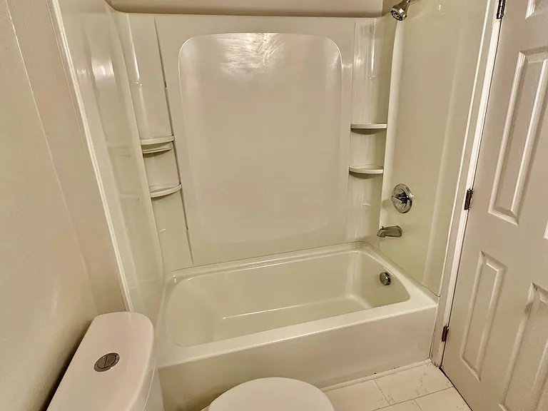 618 E Vine St #B — Photo 9