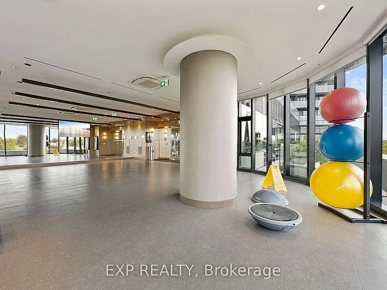 585 Bloor St E #318 — Photo 10