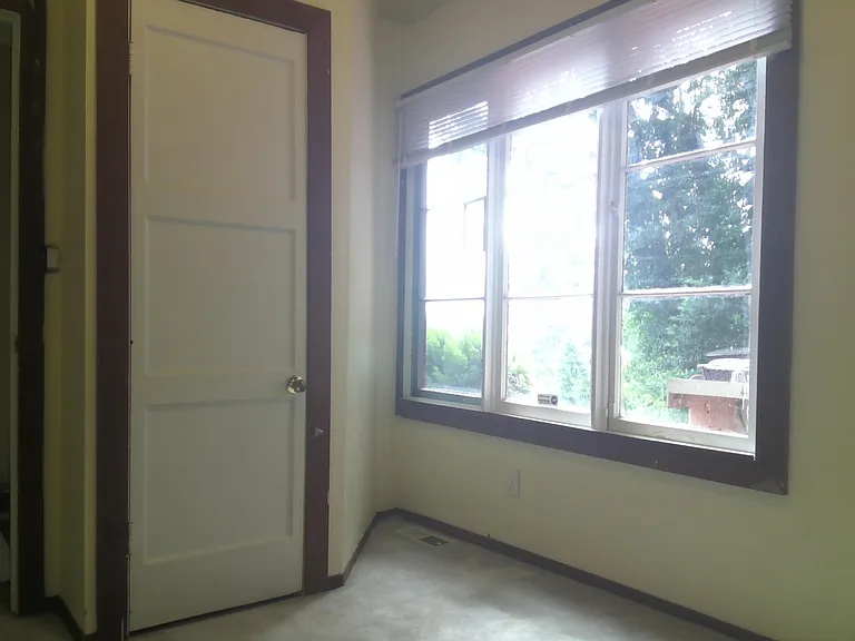 344 N Ferndale Ave — Photo 2