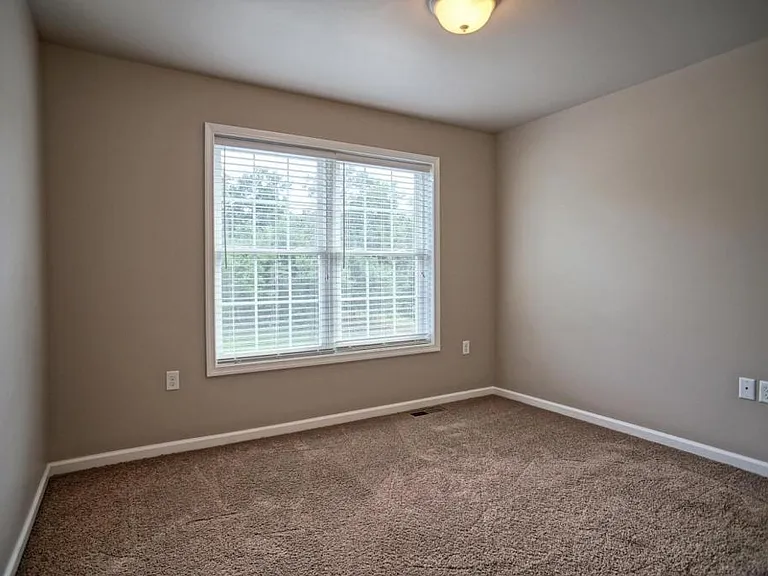 654 Cornhill Rd — Photo 17