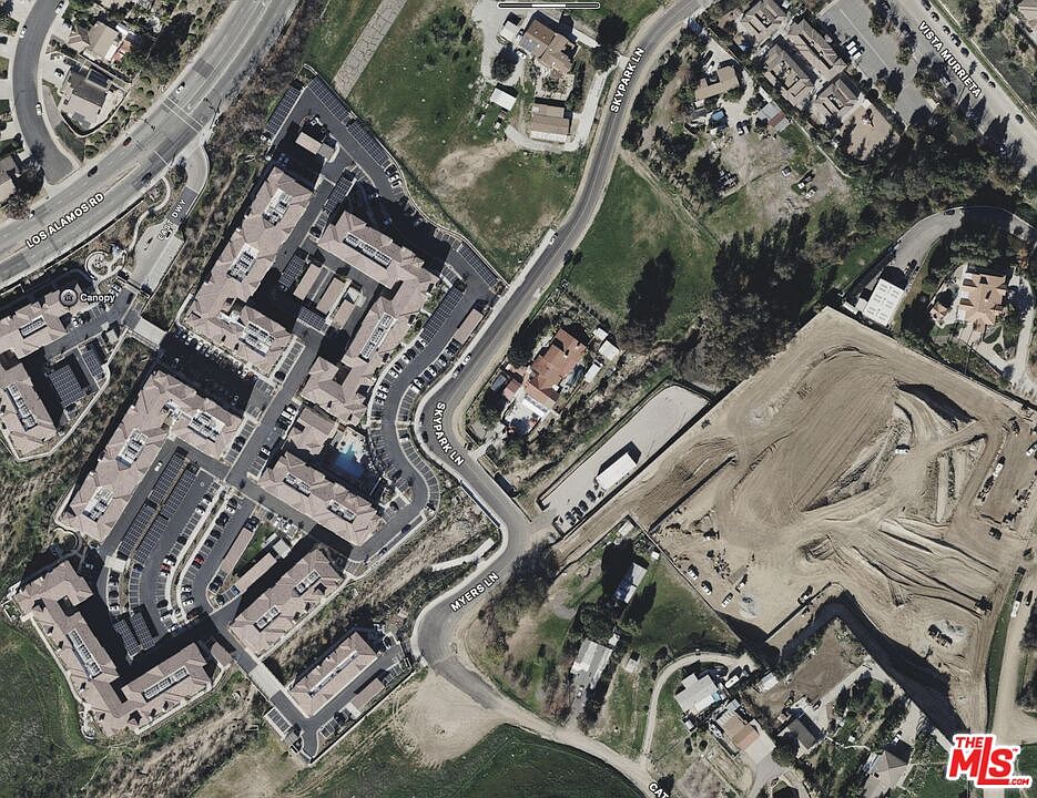 2nd image of 40518 Skypark Ln