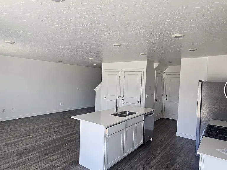 278 N Tack Ln — Photo 8