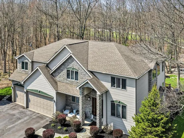 34 Golfwood Dr, Hazleton, PA 18202