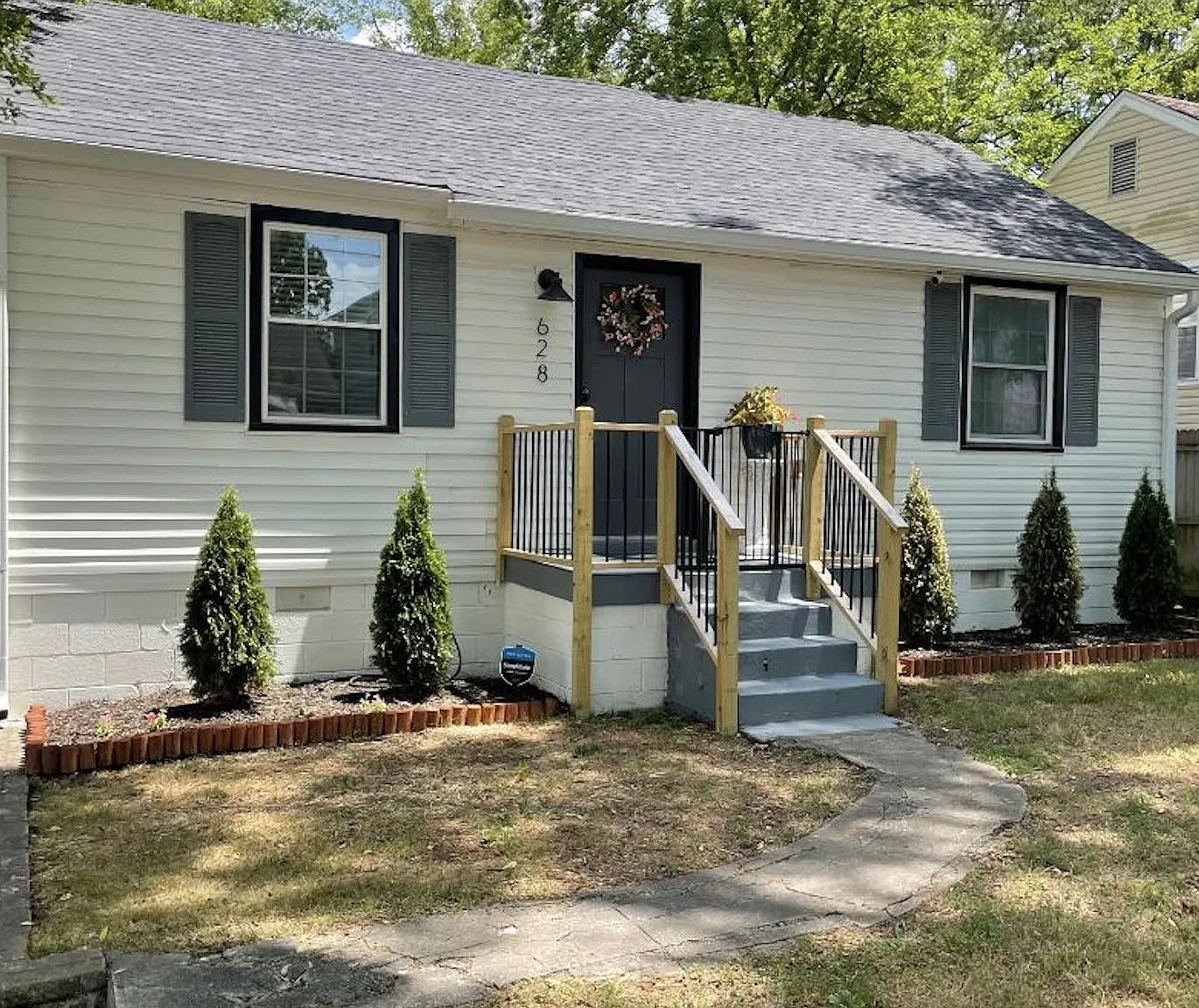 2 bed, 750 sqft, $2,200 — Photo 2