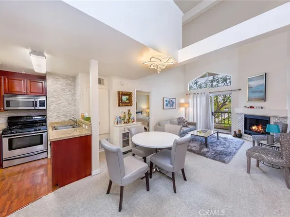 5515 Canoga Ave APT 305, Woodland Hills, CA 91367