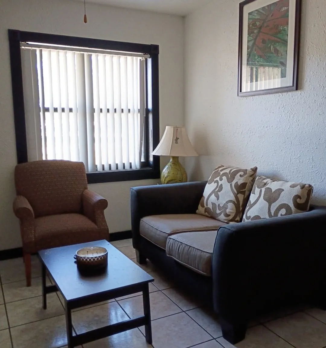 5 bed, 1200 sqft, $900 — Photo 4
