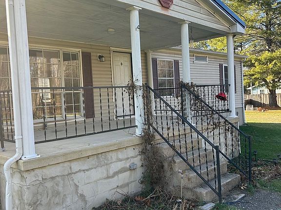 3rd image of 111 Pine Chapel Ln