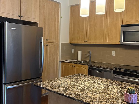 3rd image of 70 Roehampton Ave #2013