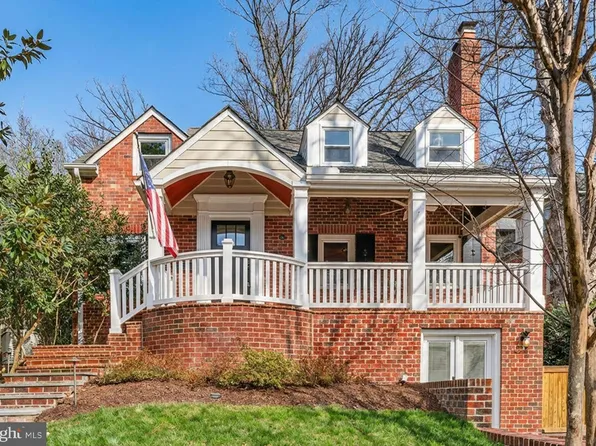 705 Chalfonte Dr, Alexandria, VA 22305
