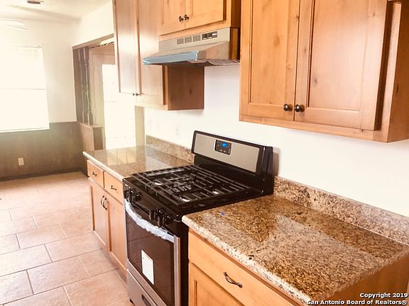 2nd image of 4219 Valleyfield St