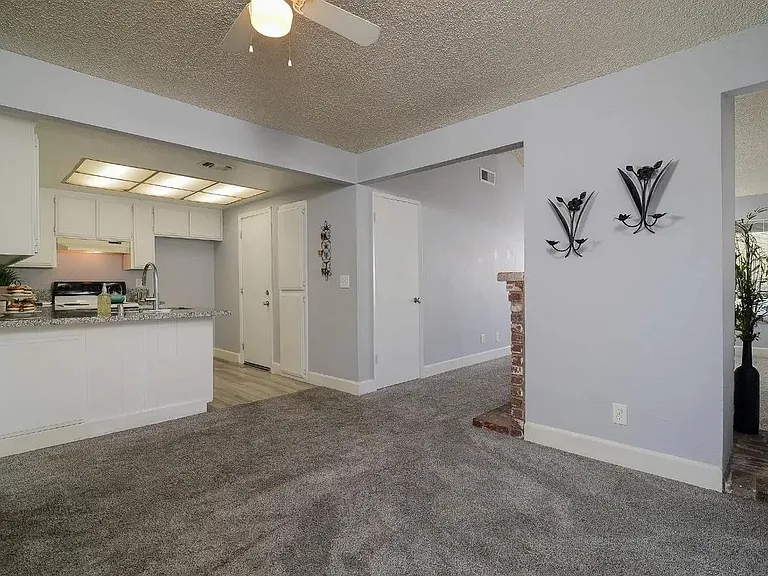 2422 Camino Garden Way — Photo 3