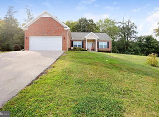 113 Featherdale Cir, Fayetteville, PA 17222