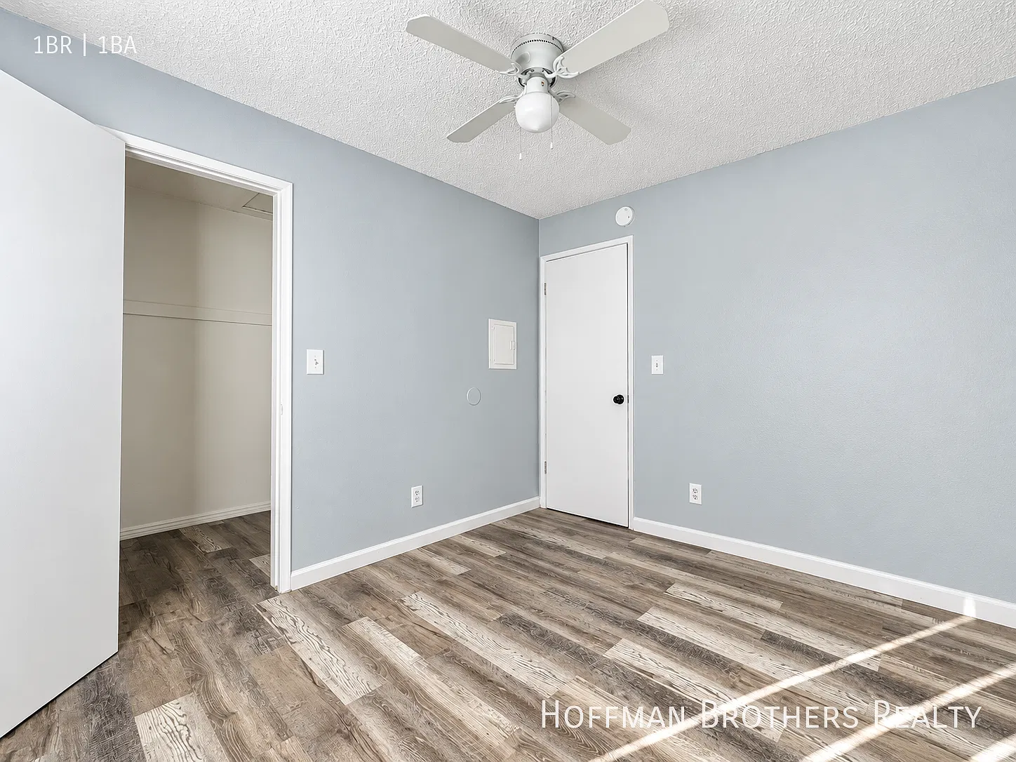 1425 Freeman Ave — Photo 4
