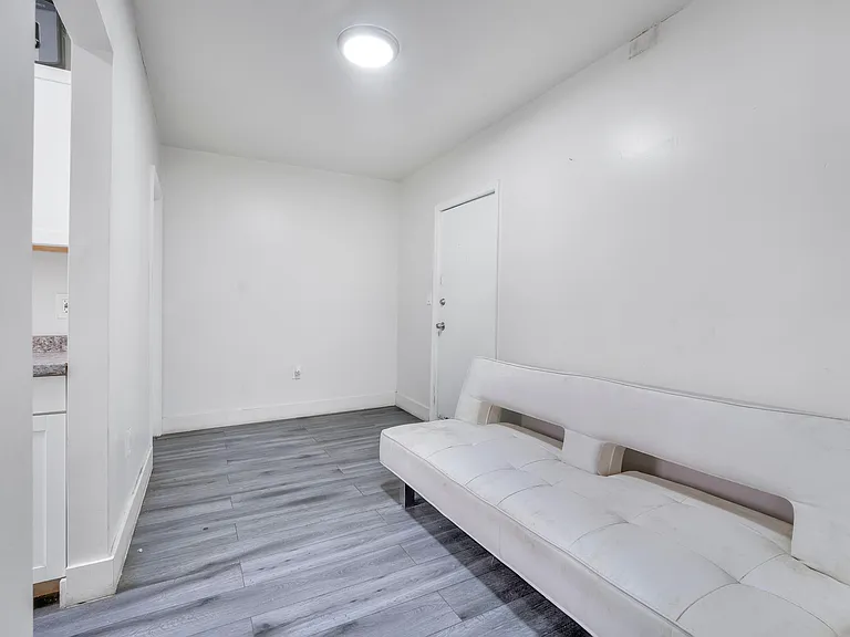 1554 SW 5th St #3 — Photo 1