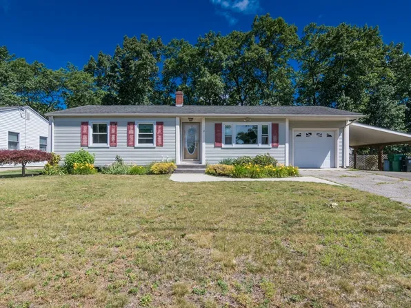 12 Daniel Dr, Chicopee, MA 01013