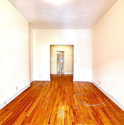 5th image of 34 W 86th St APT 3A