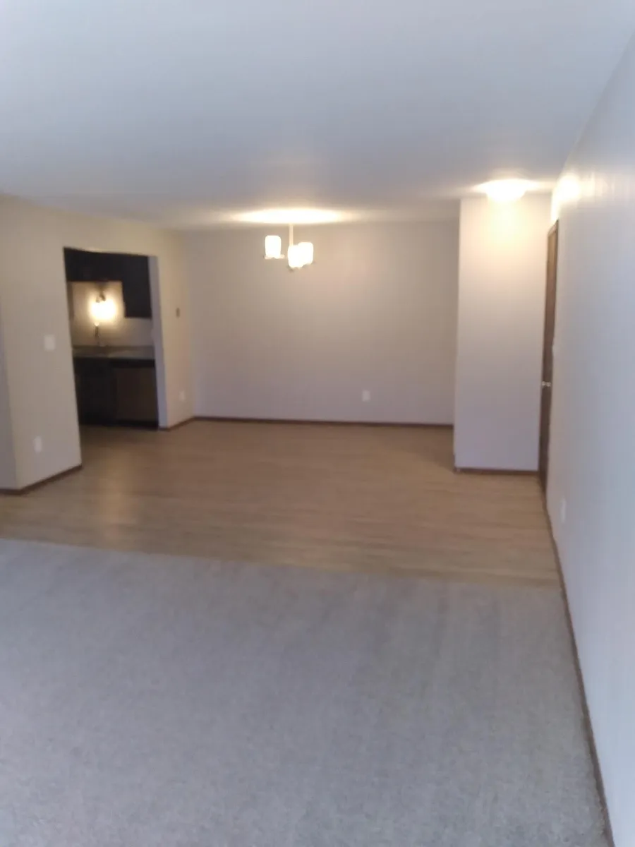 Building Photo - 6500 W Howard Ave #111