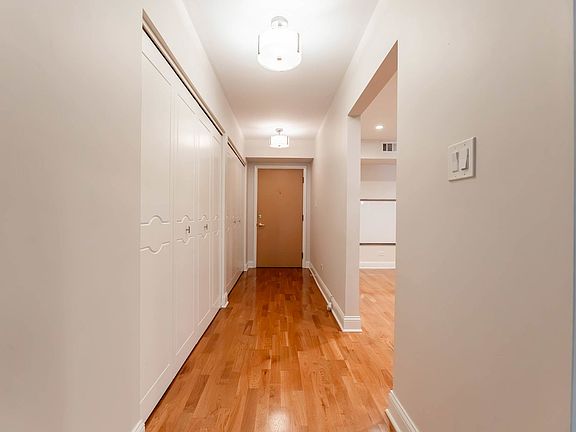 3rd image of 415 Franklin Ave APT 2C