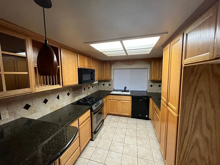 2870 Higgins Rd — Photo 5