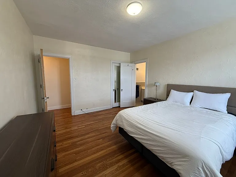 New King Edward Apartments — Photo 418