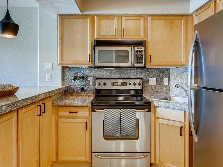 1833 N Williams St #406 — Photo 1