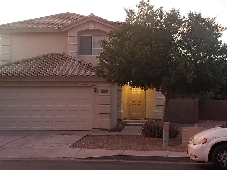 12012 W Rosewood Dr — Photo 2