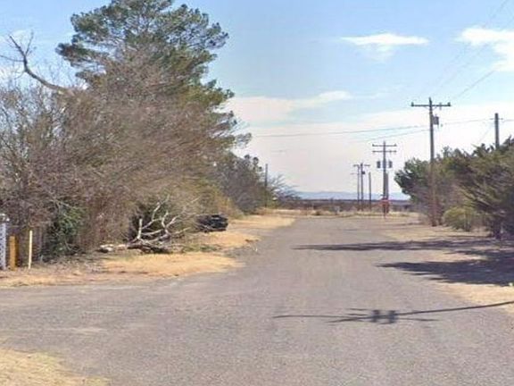 Exterior Neighborhood (street photo)