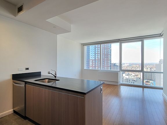 3rd image of 66 Rockwell Pl APT 24G