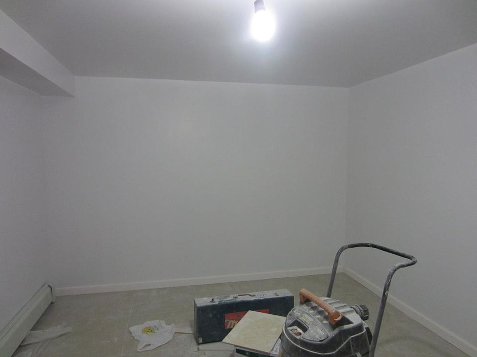 2nd image of 4229 164th St