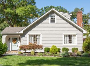 52 Oakridge Rd, Verona, NJ 07044