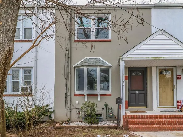 20 Victory Ct, Metuchen, NJ 08840