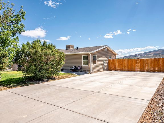 3rd image of 4296 N Maple Ln