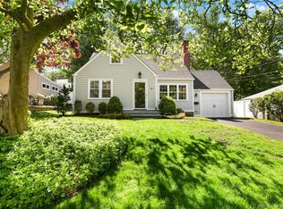 176 Fairfield Pl, Fairfield, CT 06824