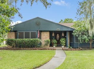 101 Blossom St, Lake Jackson, TX 77566