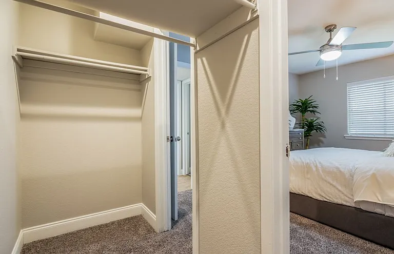 Flintridge Apartment Homes — Photo 11