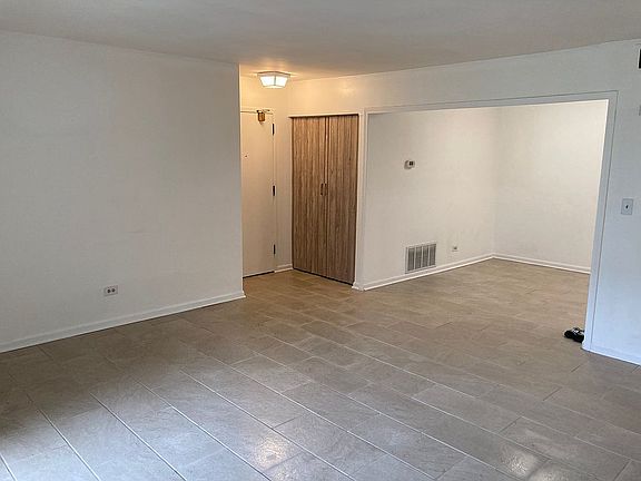 5th image of 629 Derry Ct APT 1D