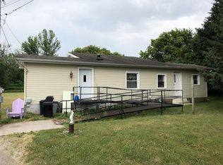 10428 Ridge Rd, Medina, NY 14103