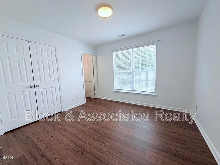 9915 Wasser Ct — Photo 7