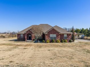 1620 N River Rd, Lavaca, AR 72941