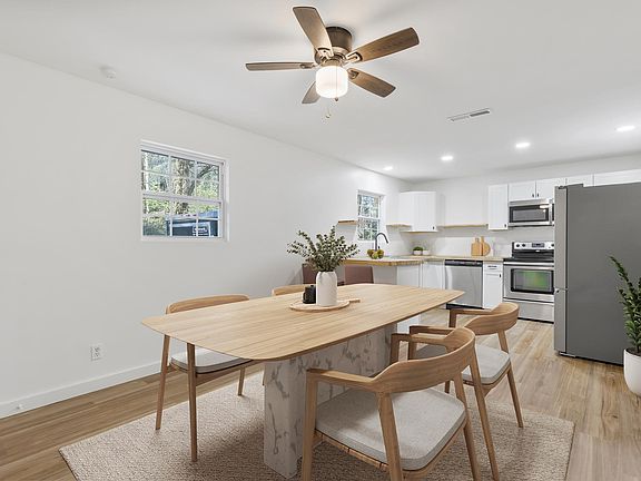 3rd image of 712 Summitt Ave #15
