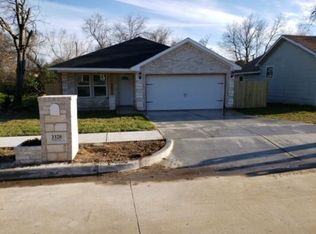 3320 Hanger Ave, Fort Worth, TX 76105