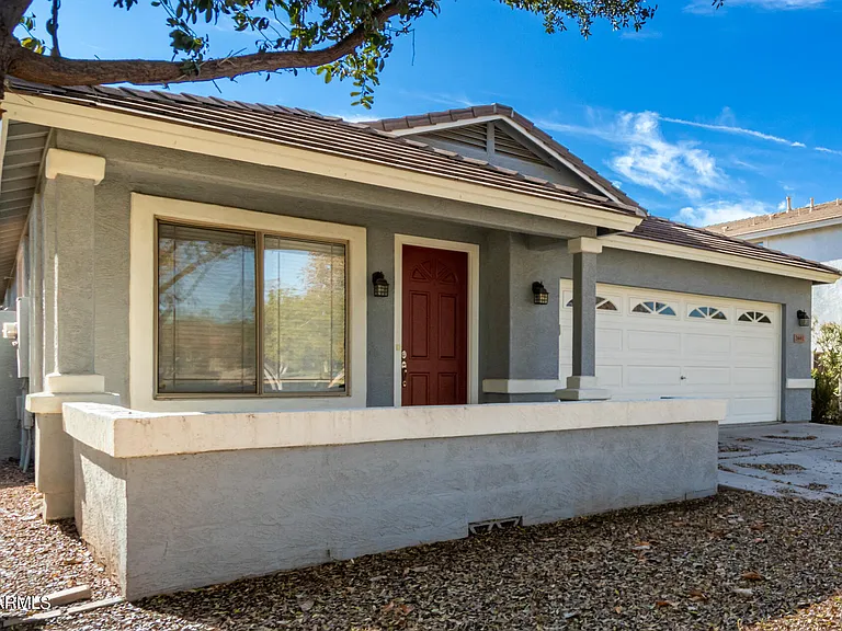 3441 E Bruce Ave — Photo 4