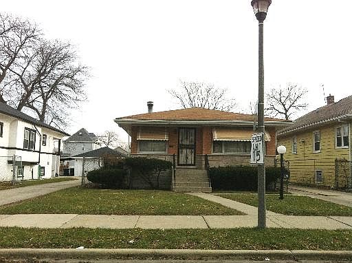 1st image of 121 S 18th Ave