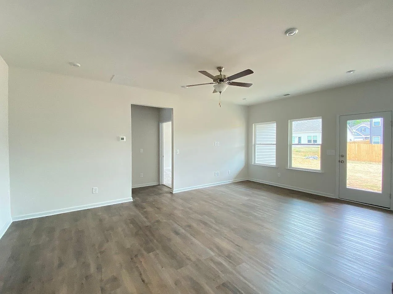 308 Sycamore Dr — Photo 4