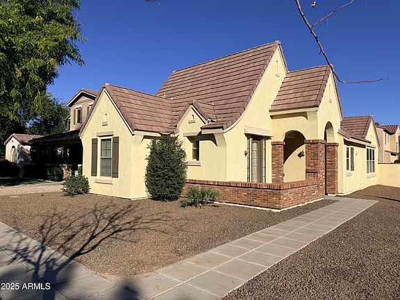 3rd image of 15384 W DAHLIA Drive