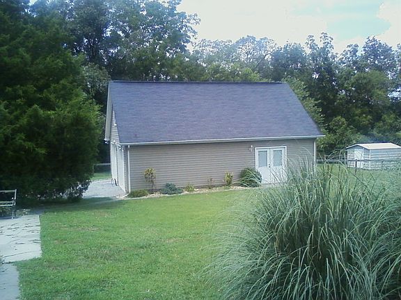 detached garage and worshop