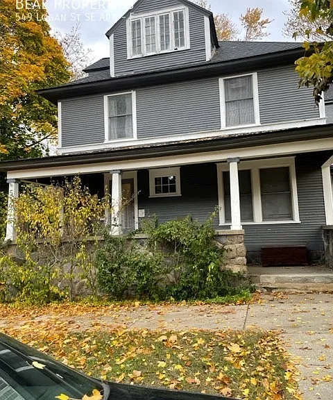 549 Logan St SE #E — Photo 3