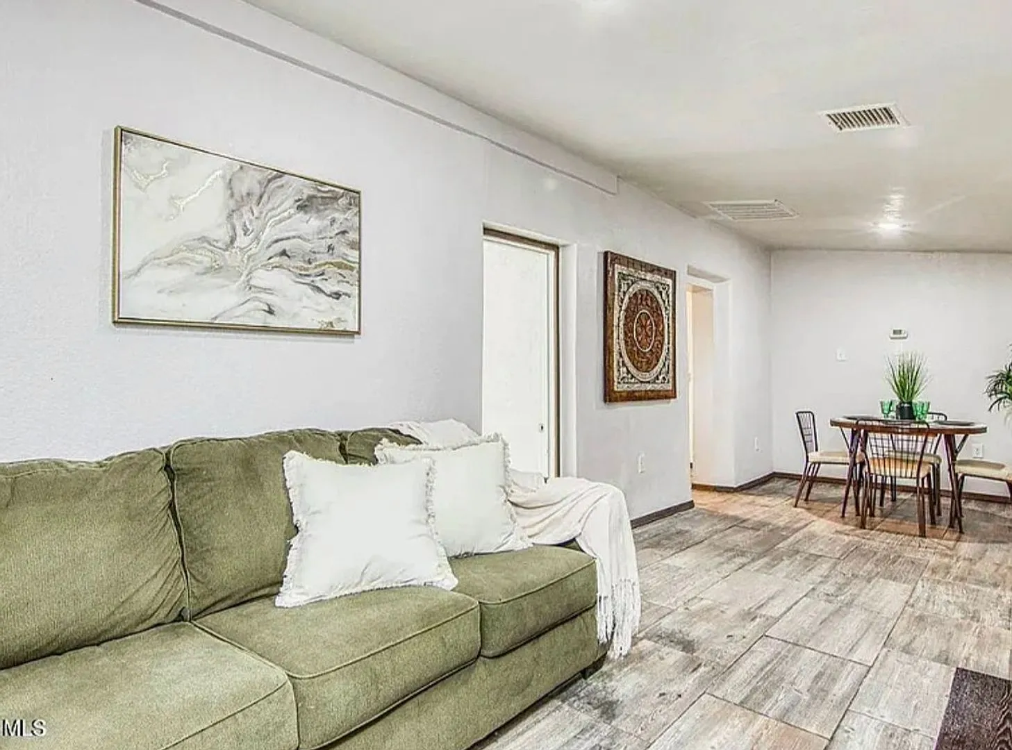 Welcome Home ! Furnished 1 Bedroom 1 Bath Rental — Photo 2