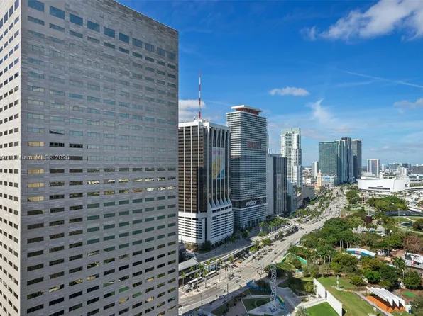 335 Biscayne Blvd #2402, Miami, FL 33131